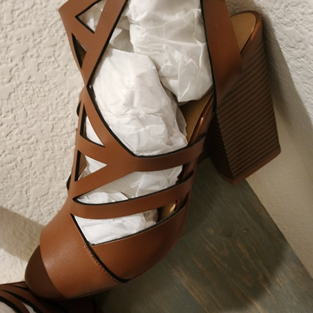 Brand new Just Fab square block sandal